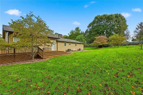 Exterior - 1167 New Hope Rd, Purlear, NC 28665 photo 4 of 10