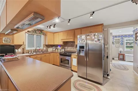 Kitchen - 1167 New Hope Rd, Purlear, NC 28665 photo 2 of 3