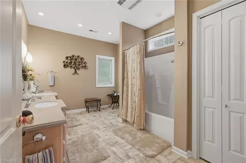 Bath - 1167 New Hope Rd, Purlear, NC 28665 photo 5 of 6