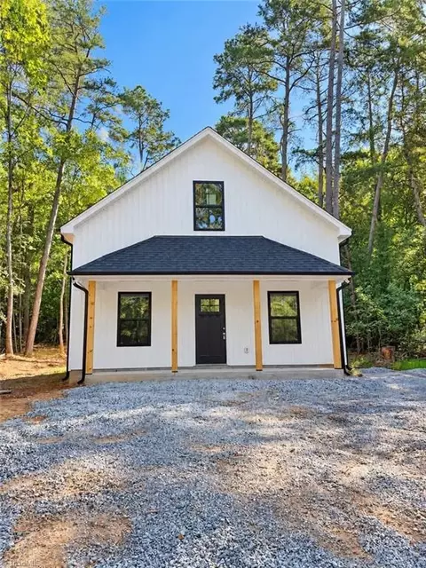 146 Hillcrest Rd, New London, NC 28127