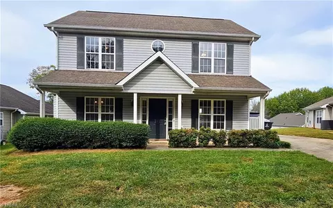 165 Cameron Way Cir, Winston Salem, NC 27103