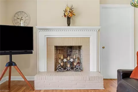 Living - 109 Mohawk Dr, King, NC 27021 photo 4 of 4