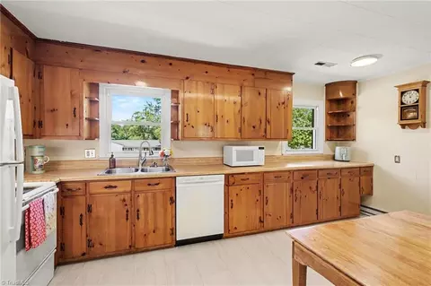 Kitchen - 109 Mohawk Dr, King, NC 27021 photo 5 of 5
