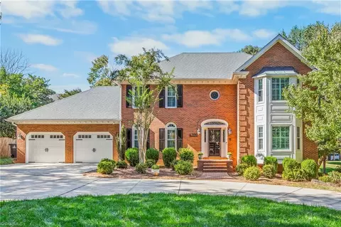 4209 Hollowoak Ct, Winston Salem, NC 27104
