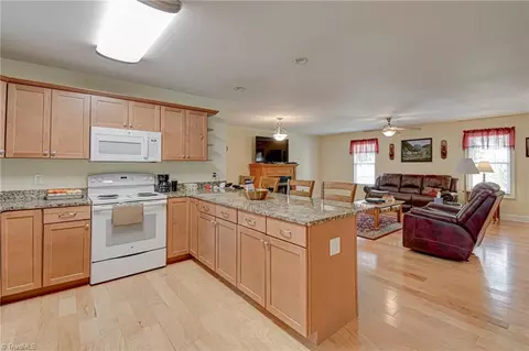 Kitchen - 224 Tom Hunter Rd, Pilot Mountain, NC 27041 photo 2 of 5