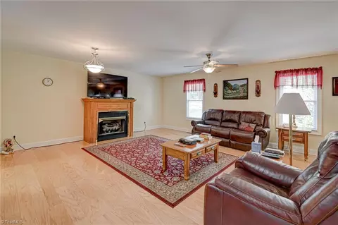 Living - 224 Tom Hunter Rd, Pilot Mountain, NC 27041 photo 2 of 3