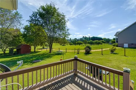 Exterior - 224 Tom Hunter Rd, Pilot Mountain, NC 27041 photo 5 of 11