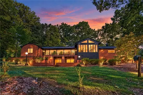801 Cliftwood Dr, Siler City, NC 27344