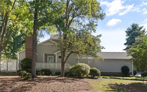 125 Pebble Ridge Ln, Winston Salem, NC 27104