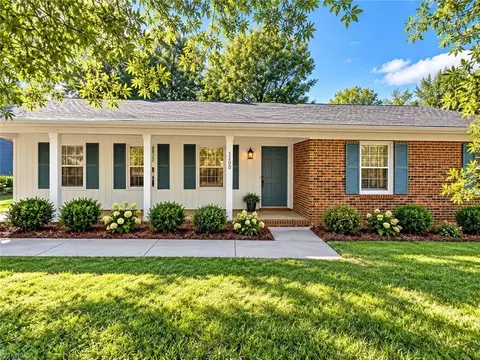 3200 Glen Hollow Rd, Greensboro, NC 27407