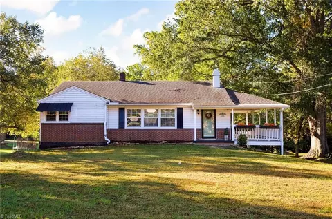 176 Oaklawn Rd, Winston Salem, NC 27107
