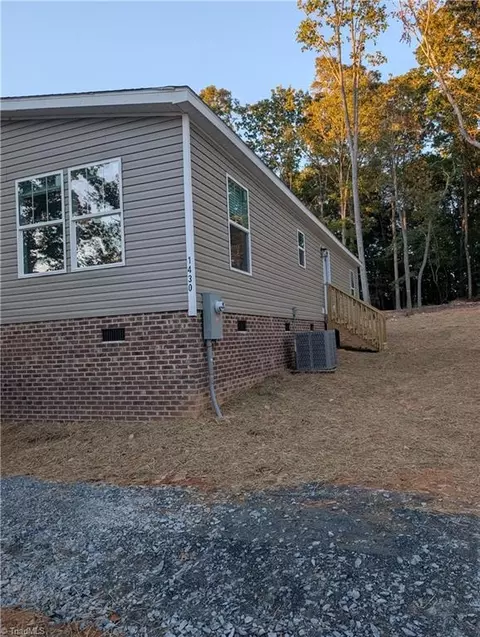 1430 Pineview Rd, Randleman, NC 27317 photo 3