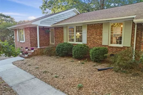 102 Cottonwood Dr, Jamestown, NC 27282