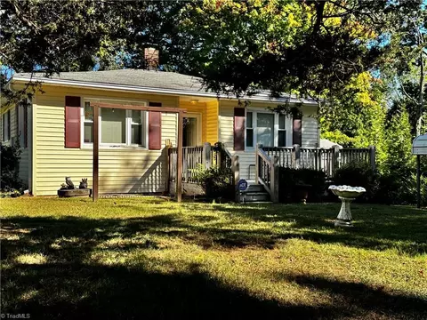 107 Dillon St, Winston Salem, NC 27107