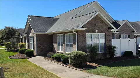 2427 Cross Vine Ln, Winston Salem, NC 27103