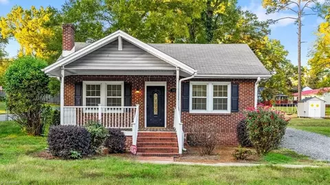917 Center Church Rd, Eden, NC 27288