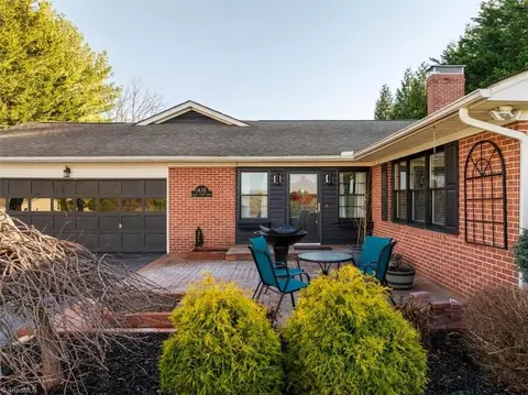 438 Glade Valley Rd, Sparta, NC 28675