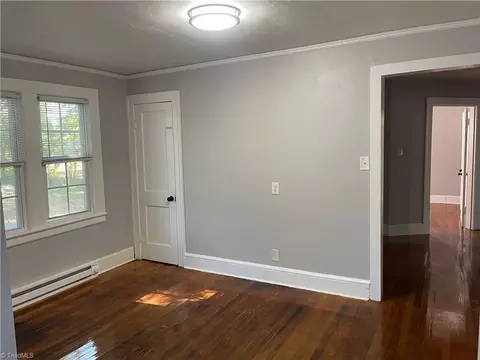 Living - 425 Moir St, Eden, NC 27288 photo 2 of 5