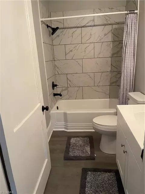 Bath - 425 Moir St, Eden, NC 27288 photo 1 of 2