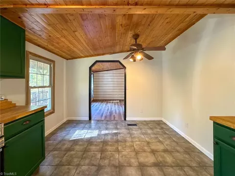 1060 Burch Tree Rd, King, NC 27021 photo 4