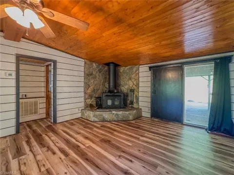 1060 Burch Tree Rd, King, NC 27021 photo 6