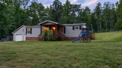 1060 Burch Tree Rd, King, NC 27021 photo 12