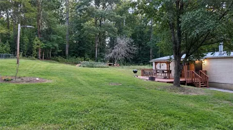 1060 Burch Tree Rd, King, NC 27021 photo 3