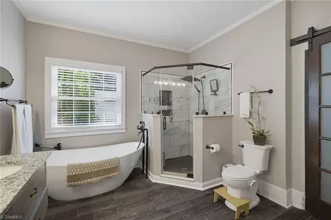 Bath - 403 2nd Ave, Mayodan, NC 27027 photo 2 of 3