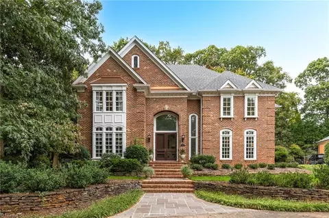 19 Loch Ridge Dr, Greensboro, NC 27408