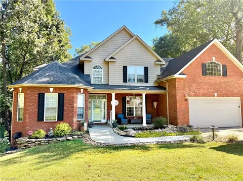 129 Big Oak Ln, Statesville, NC 28625