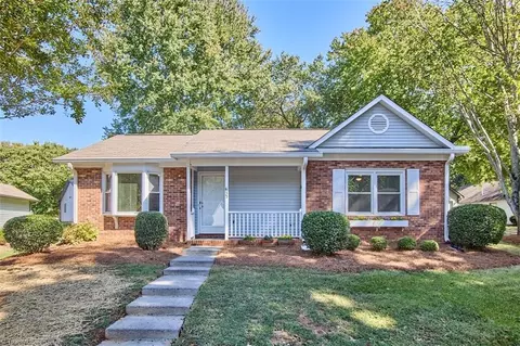 613 Lantern Ridge Dr, Winston Salem, NC 27104