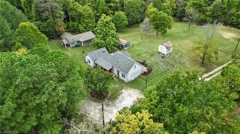923 Bales Chapel Rd, Jamestown, NC 27282