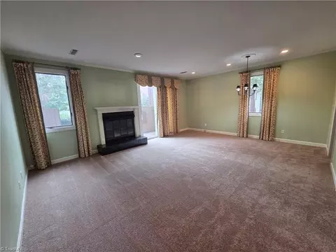 203 Forest View Ct, Winston Salem, NC 27104