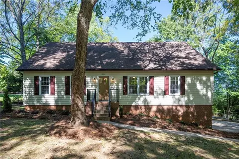 8813 Belhaven Ct, Lewisville, NC 27023