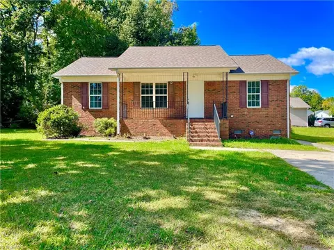 797 Carrieland Dr, Greensboro, NC 27405