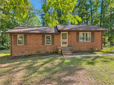 138 April Ln, Reidsville, NC 27320