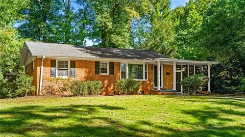 1700 Leslie Rd, Greensboro, NC 27408