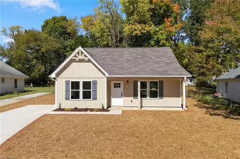 206 Ridgecrest St, Thomasville, NC 27360