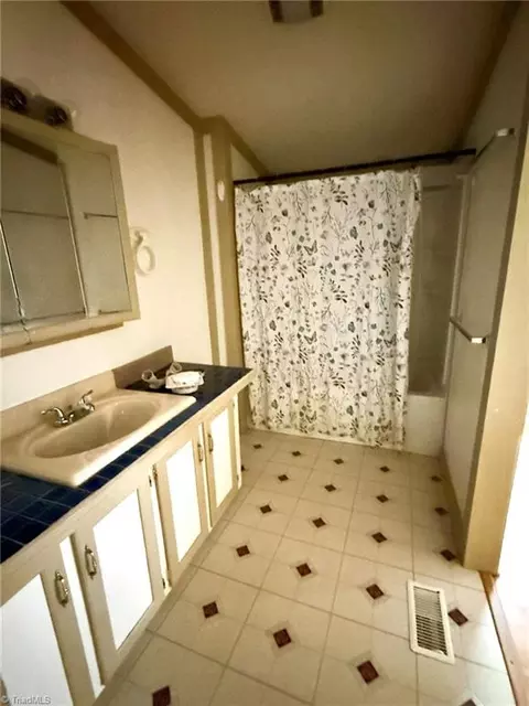 7752 Pine St W, Lowgap, NC 27024 photo 14