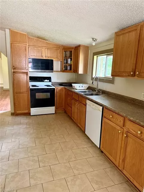 7752 Pine St W, Lowgap, NC 27024 photo 5