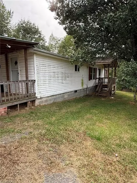 7752 Pine St W, Lowgap, NC 27024 photo 2