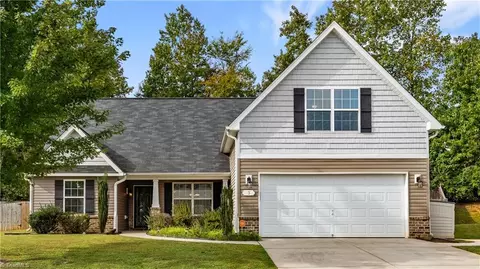 3 Chadbrook Ct, Greensboro, NC 27405