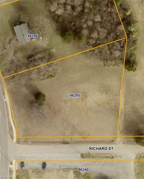 3800 Yanceyville St, Greensboro, NC 27405