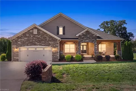 8107 Ridgeback Ct, Stokesdale, NC 27357