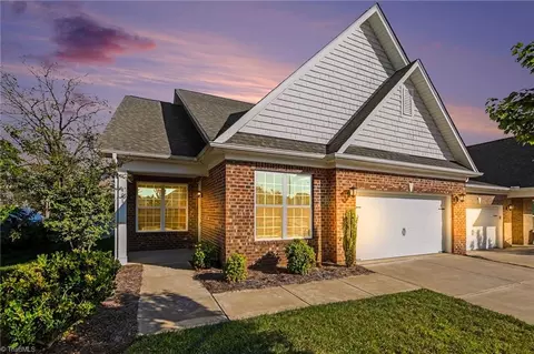 401 Mountain Grove Ln, Kernersville, NC 27284
