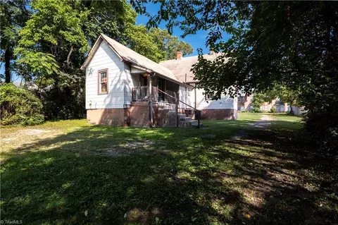 918 Merritt Dr, Greensboro, NC 27407