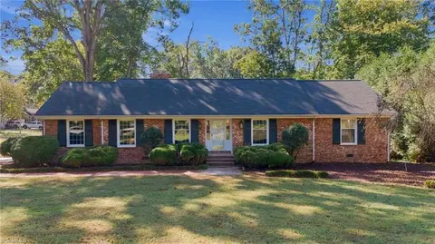 501 Mendenhall Rd, Jamestown, NC 27282