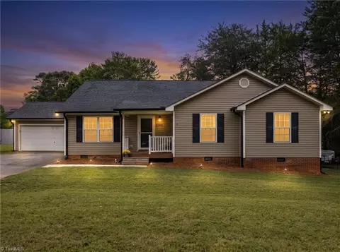 2095 Ardmore Ct, Winston Salem, NC 27127