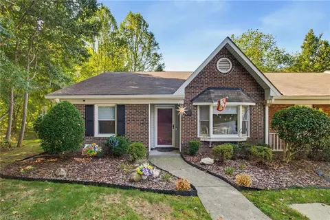 24 Collwood Ct, Greensboro, NC 27409