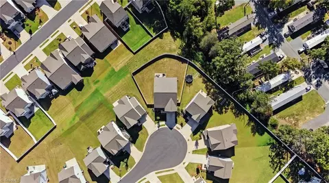 View/Area - 4024 Resolution Ct, High Point, NC 27265 photo 2 of 3